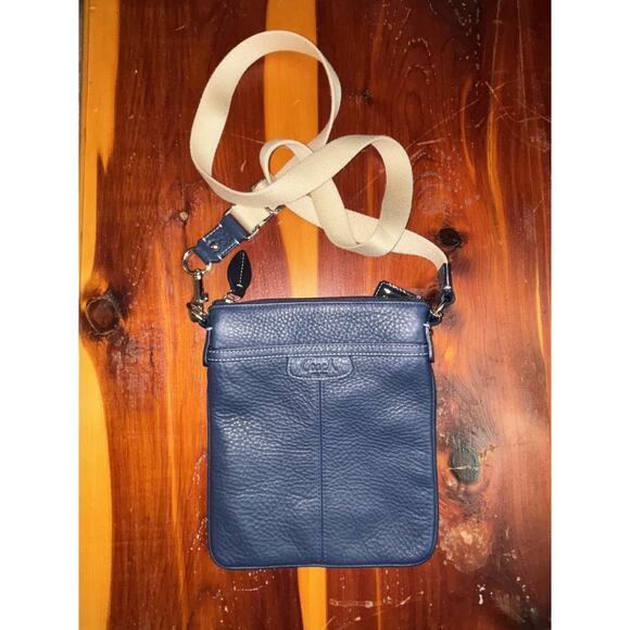 Coach Leather Crossbody Messenger Legacy Leather - Picture 2 of 10